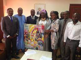 Cameroun : les anciens de l'ESSEC remercient Paul Biya